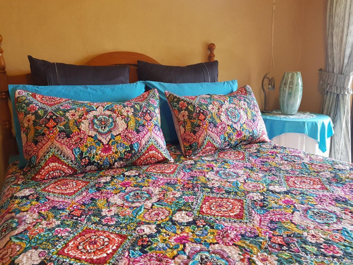 Mapleton Peaceful Provence Bnb Szoba fotó